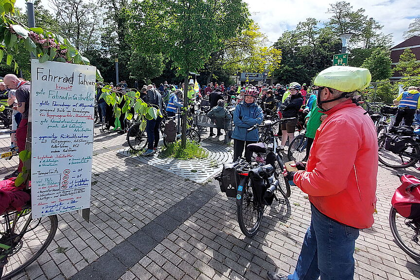 Biobauer Heiner Hannen hat mal die Vorteile des Fahrrads aufgeschrieben! Biobauer Heiner Hannen hat mal die Vorteile des Fahrrads aufgeschrieben!