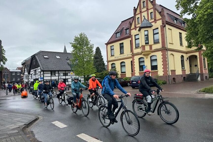 Sternfahrt2025-Korschenbroich Radfahrende in Korschenbroich