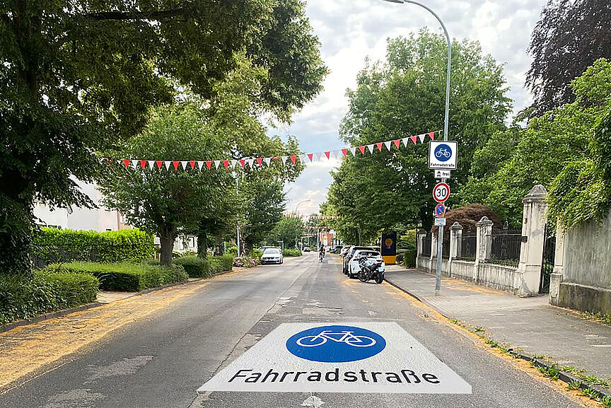 Regentenstraße als Fahrradstraße (Montage)