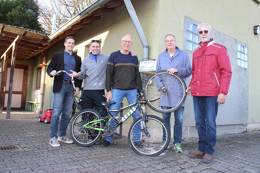 Gruppenbild Fahrradwerkstatt
